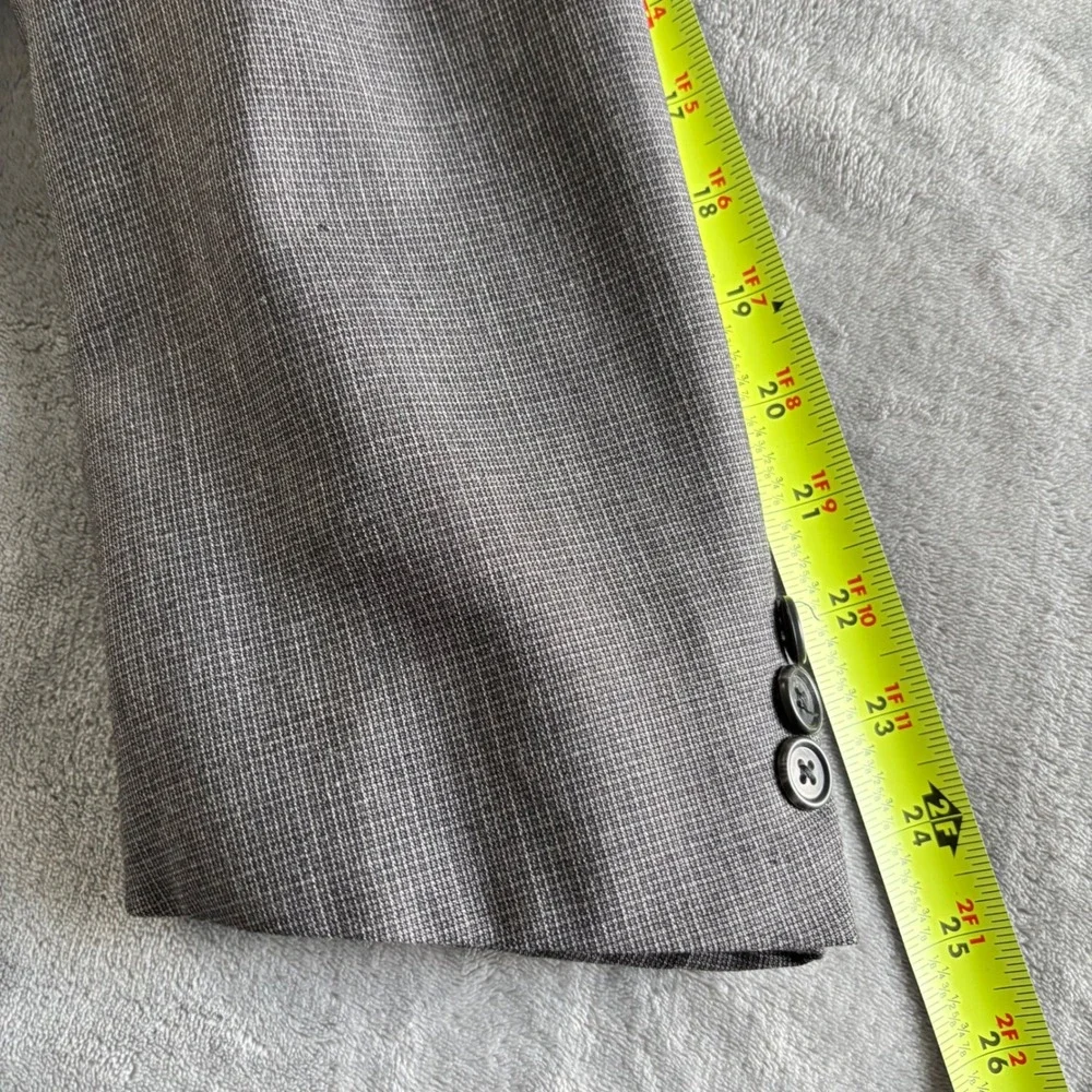 Corneliani Men's‎ Gray Two Button Blazer Business Casual Career Jacket 44R
